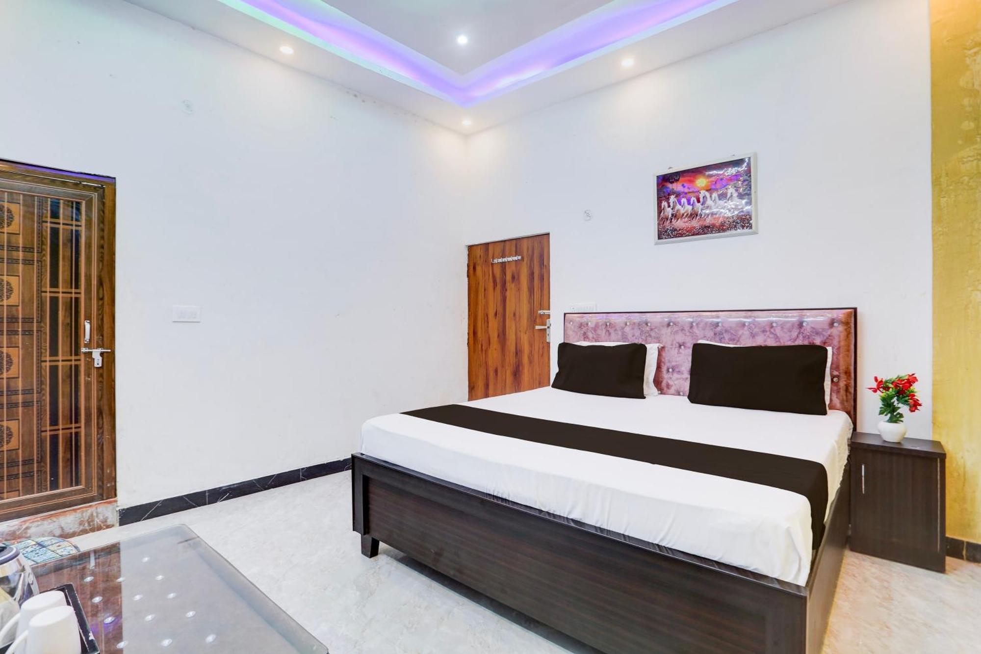 Hotel O Ratna Hotel And Restaurant Аллахабад Экстерьер фото