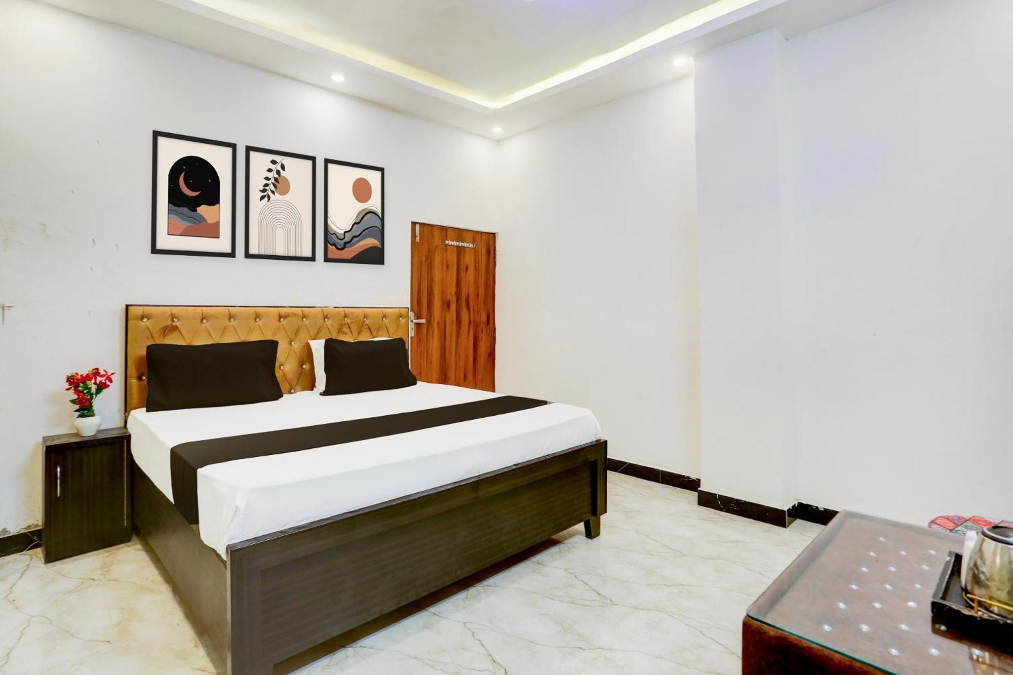 Hotel O Ratna Hotel And Restaurant Аллахабад Экстерьер фото