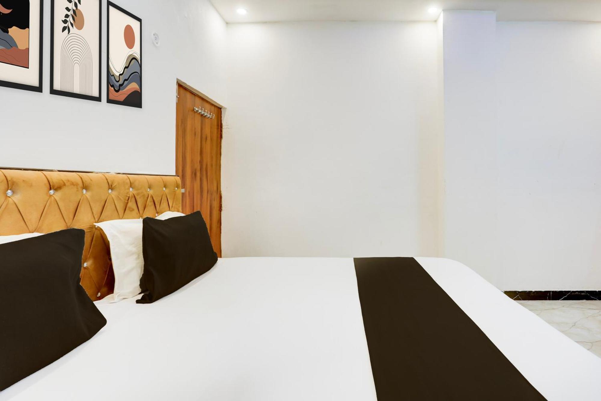 Hotel O Ratna Hotel And Restaurant Аллахабад Экстерьер фото