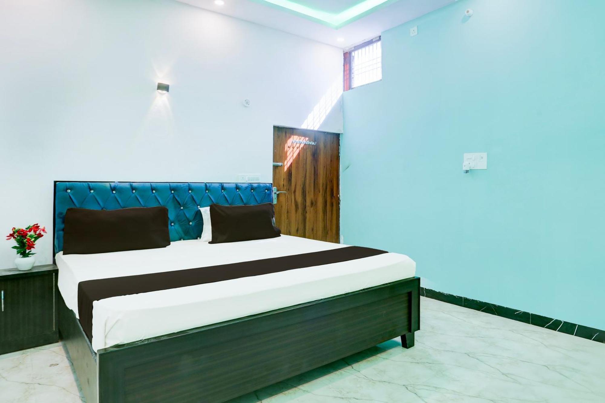 Hotel O Ratna Hotel And Restaurant Аллахабад Экстерьер фото